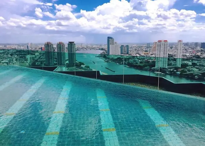 Condo, 3-min Walk To Bts, Sky Pool, Gym, Wifi, Self Check-in At Pickup Point Appartamento