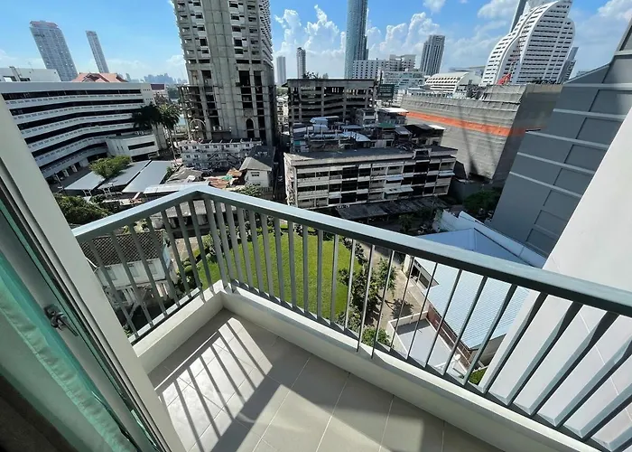 Condo, 3-min Walk To Bts, Sky Pool, Gym, Wifi, Self Check-in At Pickup Point Appartamento