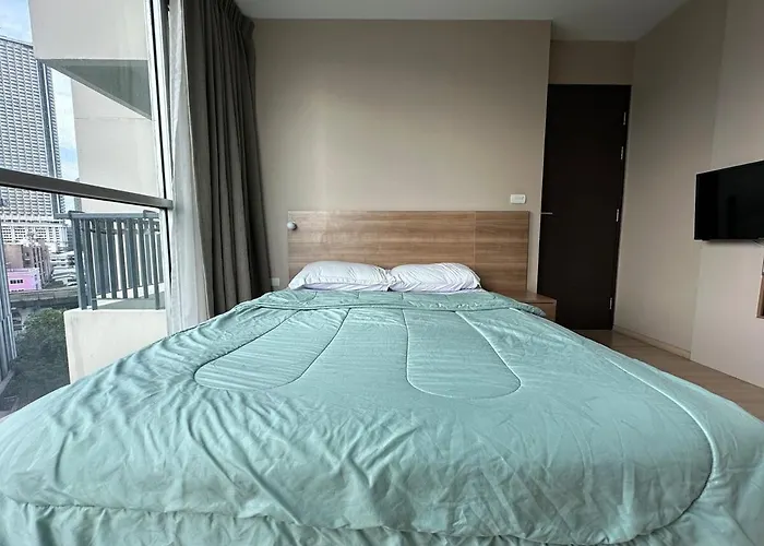 Condo, 3-min Walk To Bts, Sky Pool, Gym, Wifi, Self Check-in At Pickup Point Appartamento