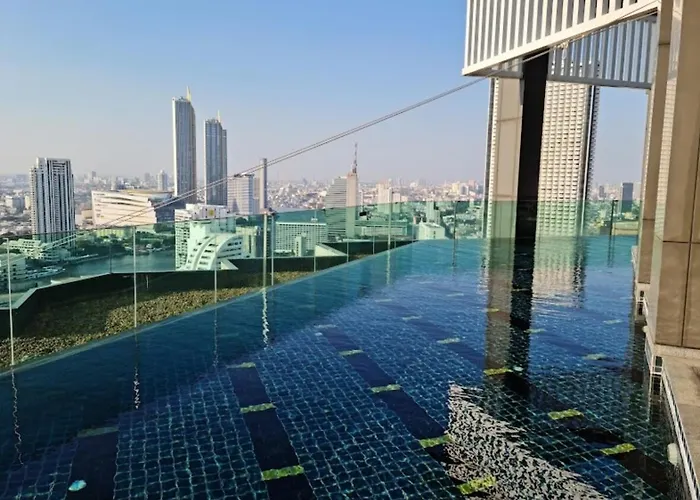 Condo, 3-min Walk To Bts, Sky Pool, Gym, Wifi, Self Check-in At Pickup Point Bangkok