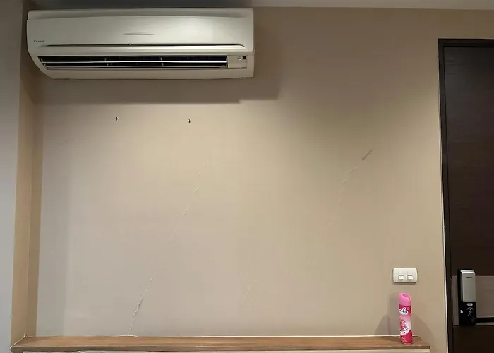 Condo, 3-min Walk To Bts, Sky Pool, Gym, Wifi, Self Check-in At Pickup Point