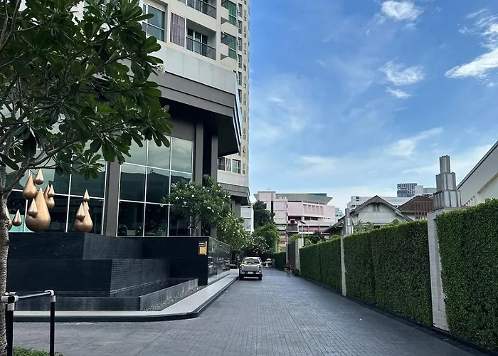 Condo, 3-min Walk To Bts, Sky Pool, Gym, Wifi, Self Check-in At Pickup Point Appartamento