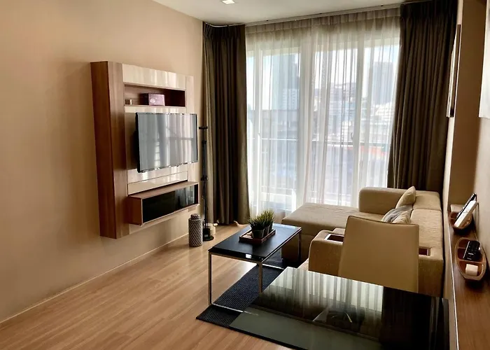 Condo, 3-min Walk To Bts, Sky Pool, Gym, Wifi, Self Check-in At Pickup Point Bangkok