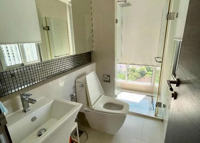 Appartamento Condo, 3-min Walk To Bts, Sky Pool, Gym, Wifi, Self Check-in At Pickup Point