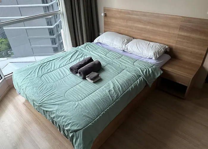Condo, 3-min Walk To Bts, Sky Pool, Gym, Wifi, Self Check-in At Pickup Point Bangkok