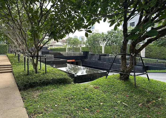 Condo, 3-min Walk To Bts, Sky Pool, Gym, Wifi, Self Check-in At Pickup Point * Bangkok