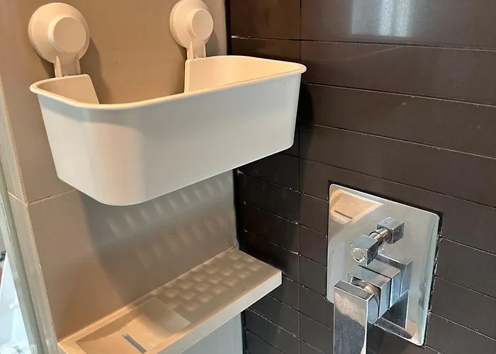 Condo, 3-min Walk To Bts, Sky Pool, Gym, Wifi, Self Check-in At Pickup Point