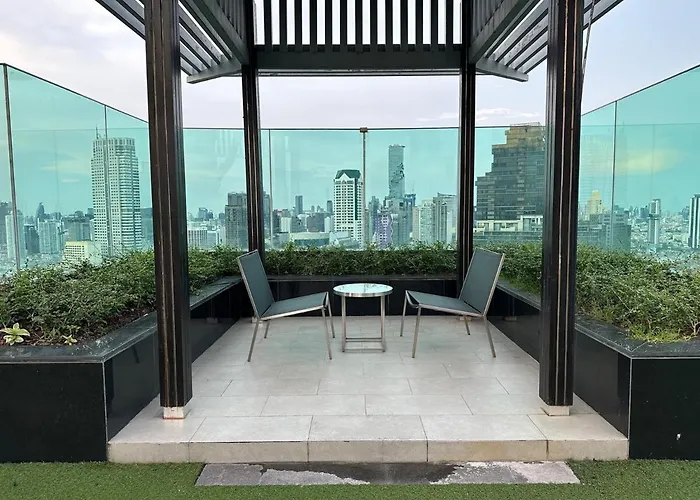 Condo, 3-min Walk To Bts, Sky Pool, Gym, Wifi, Self Check-in At Pickup Point *