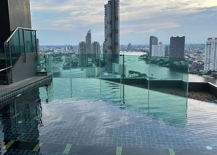 Condo, 3-min Walk To Bts, Sky Pool, Gym, Wifi, Self Check-in At Pickup Point Bangkok