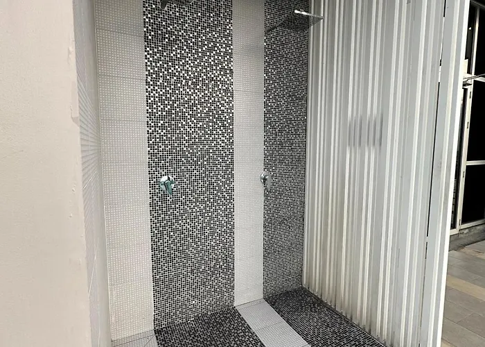 Condo, 3-min Walk To Bts, Sky Pool, Gym, Wifi, Self Check-in At Pickup Point * Bangkok