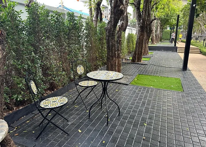 Appartamento Condo, 3-min Walk To Bts, Sky Pool, Gym, Wifi, Self Check-in At Pickup Point