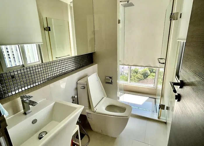 Condo, 3-min Walk To Bts, Sky Pool, Gym, Wifi, Self Check-in At Pickup Point * Bangkok